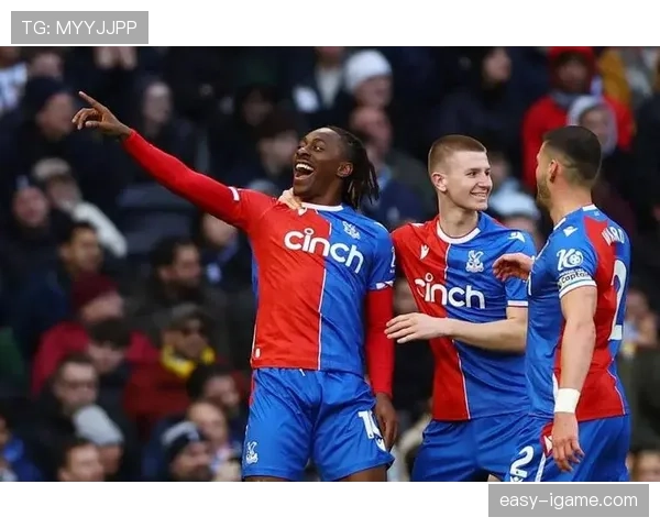 水晶宫球迷大规模集结抗议，呼吁俱乐部改善管理与观赛体验