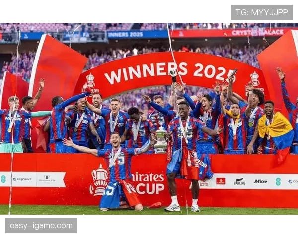 韩国足球在英超掀起热潮,新一代球员持续提升助力球队表现明显 韩国足球在英超掀起热潮,新一代球员持续提升助力球队表现明显