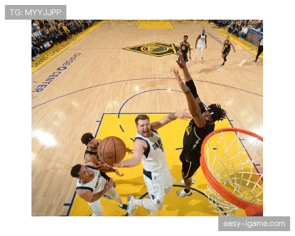 西亚卡姆挡拆拉开格林防线提升第三节得分效率